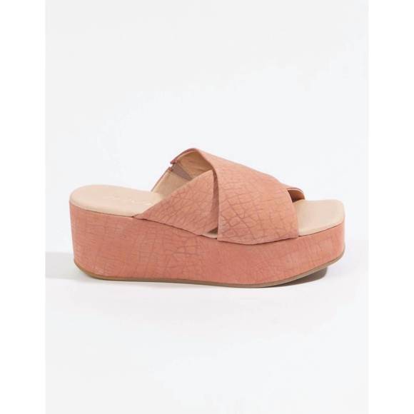 NEW MATISSE holden wedge in rose leather - Picture 2 of 3